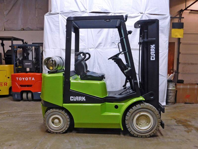 Мини-погрузчики CLARK: характеристики и аналоги