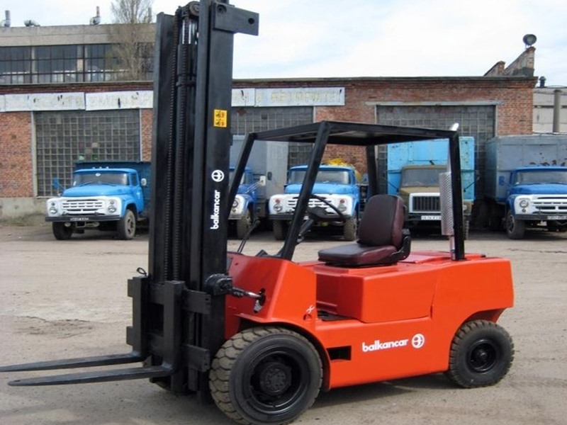 Мини-погрузчики Balkankar: характеристики и аналоги