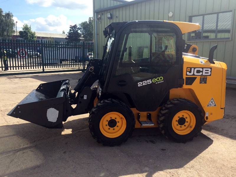 Мини-погрузчики JCB: характеристики и аналоги