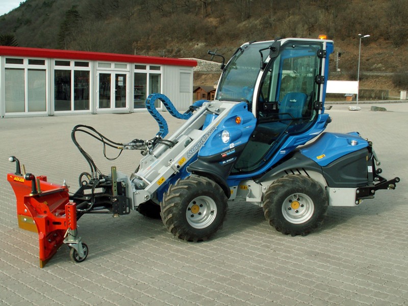 Мини-погрузчики Multione: характеристики и аналоги