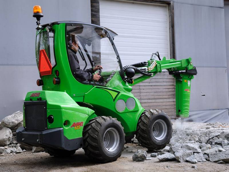 Мини-погрузчики Avant: характеристики и аналоги